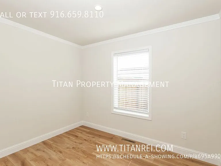 313 Vandenberg Cir — Photo 12
