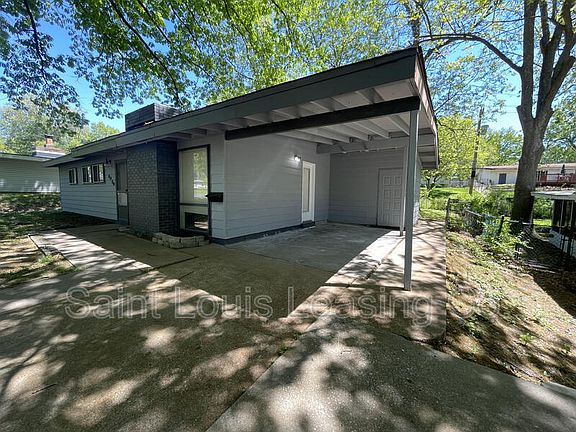 3rd image of 1050 Robinwood Dr