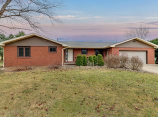107 Prancer Dr, Heyworth, IL 61745