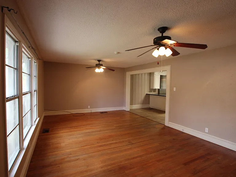 812 S Palmer Ave — Photo 3