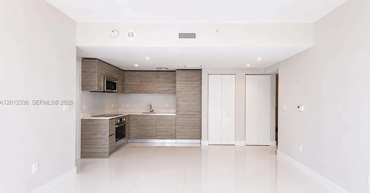 1300 S Miami Avenue Condo — Photo 2