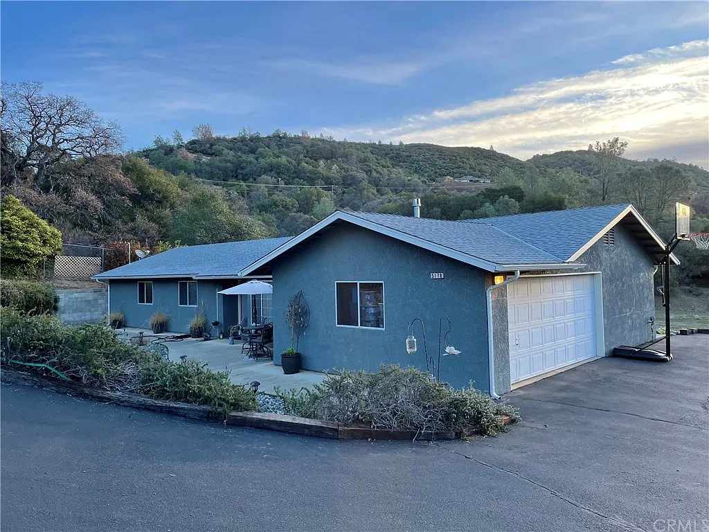 5178 Campbell Way photo 1