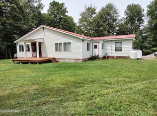 192 Beech Rd, Equinunk, PA 18417