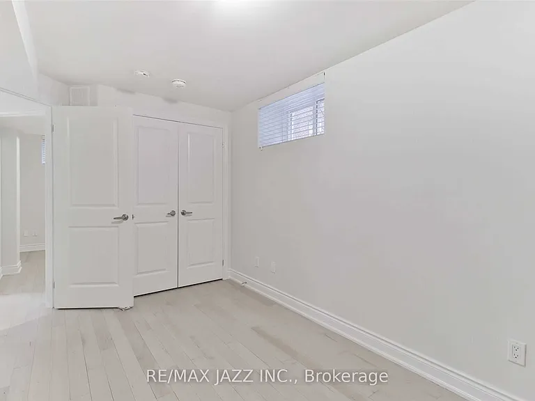 1303 Bayview Ave #103 — Photo 18