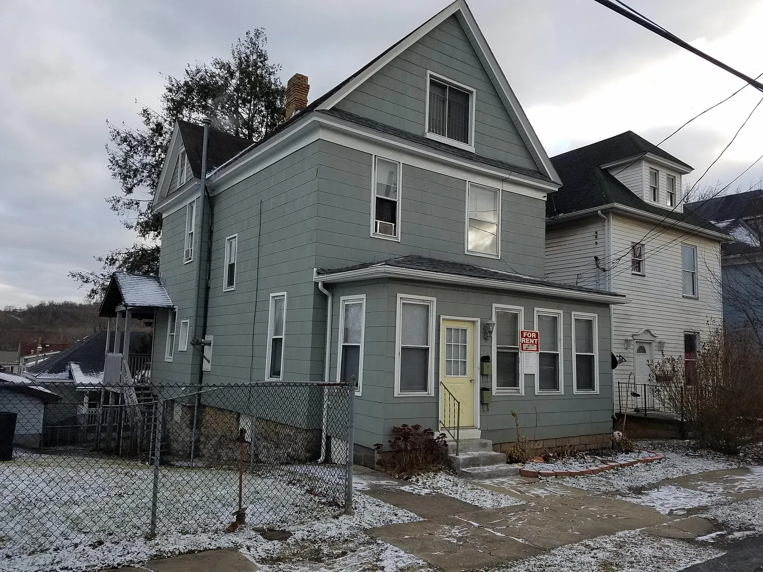 3 bed, 1300 sqft, $975 — Photo 1