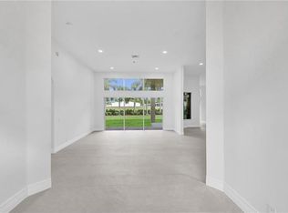 5610 Oaktree Ave, Fort Lauderdale, FL 33312