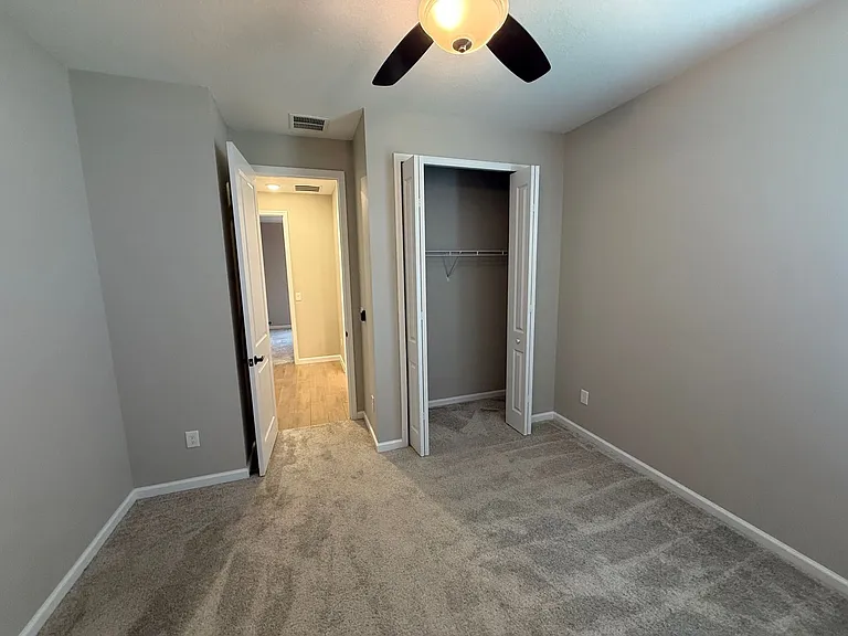 10073 Spring Lake Dr — Photo 20