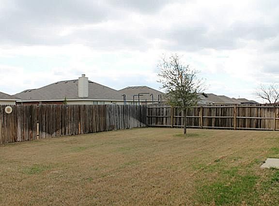 2nd image of 2616 Plantation Dr
