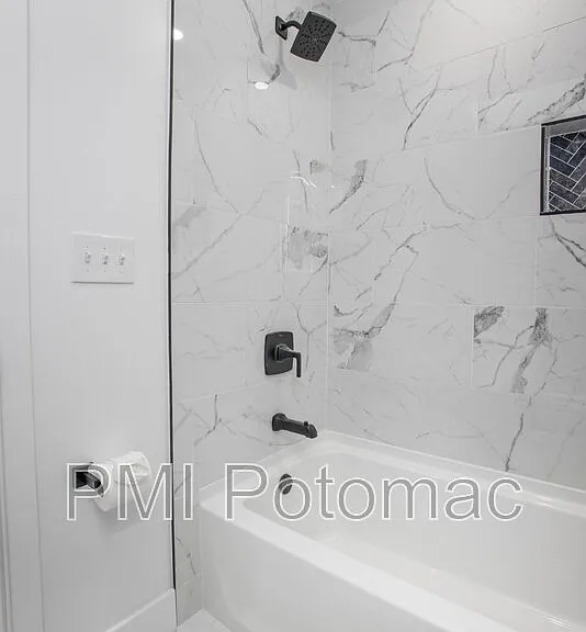 702 19th St NE — Photo 28