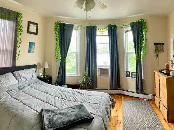 25 Savoy St #3, Portland, ME 04103