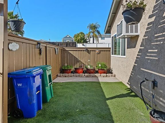 2nd image of 10209 Princess Sarit Way