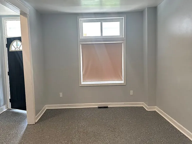1143 Ashburton St — Photo 4