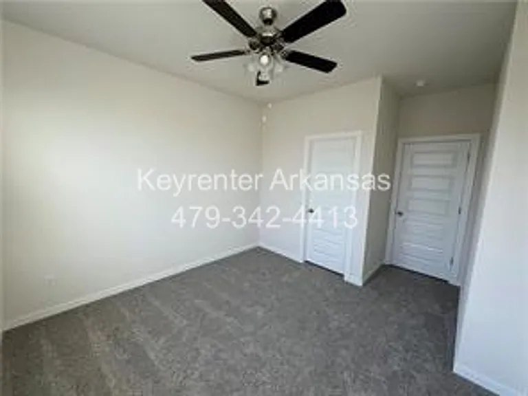 4808 Planetree St — Photo 21