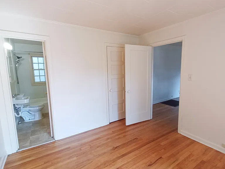 315 W Grove St #315 — Photo 4