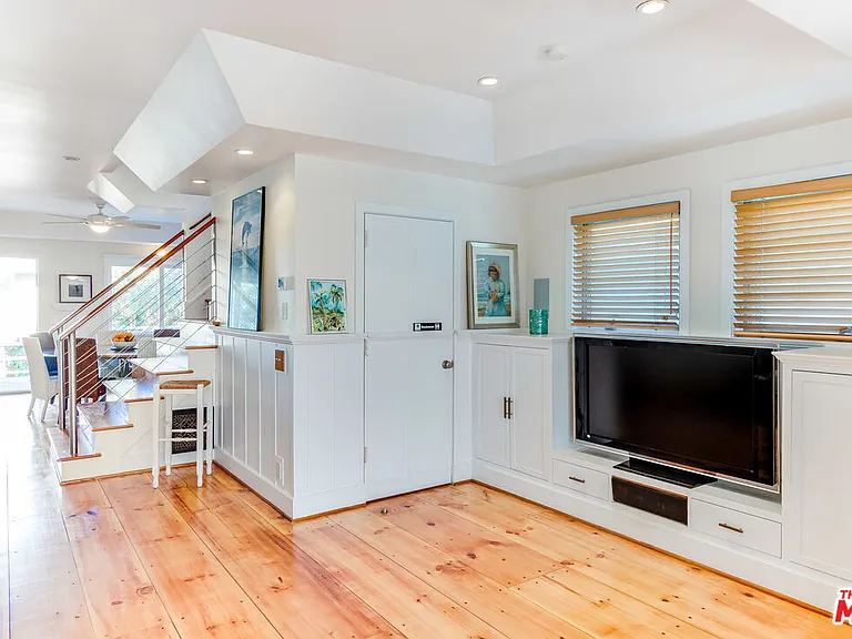 145 Hart Ave — Photo 9