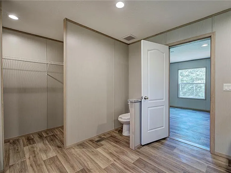 81 Popham Rd — Photo 16