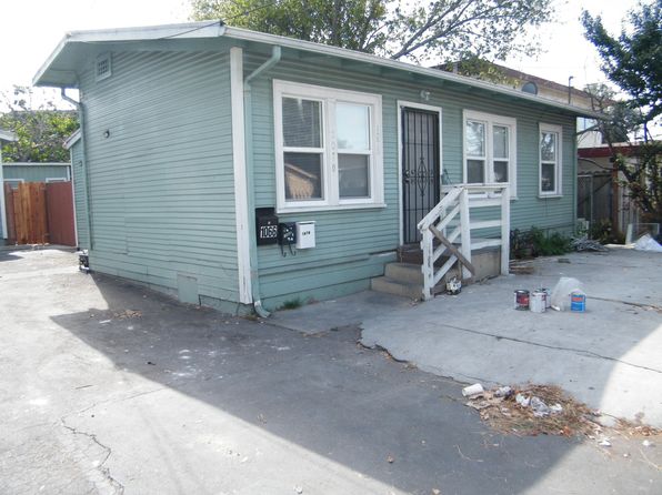 1070 76th Ave