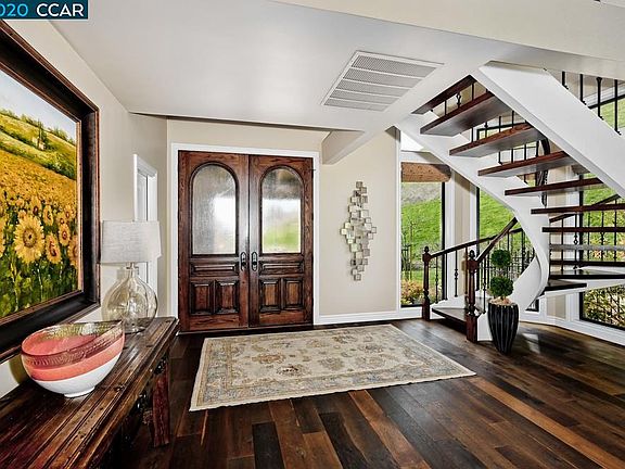 2nd image of 4152 Whispering Oaks Ln