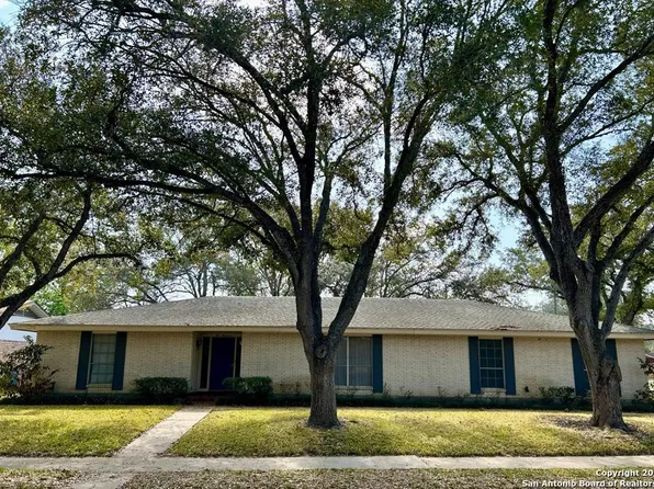 1000 Newhall, Beeville 78102