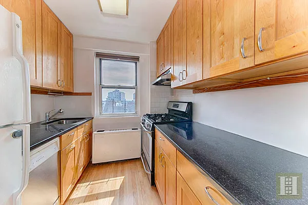Rented by Halstead Real Estate | media 8