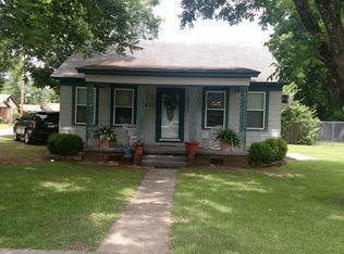 410 S Walker St, Hope, AR 71801