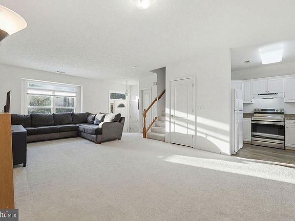 3rd image of 48407 Surfside Dr