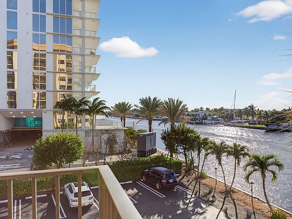 3rd image of 501 N Riverside Drive #301