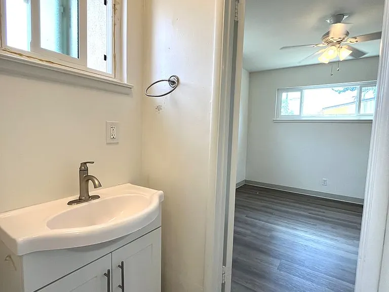12728 Linnell Ave — Photo 18