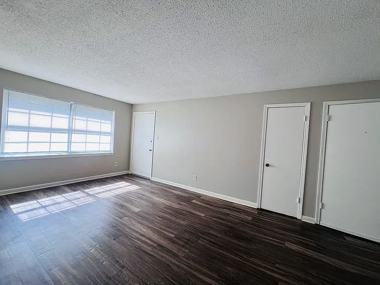 1121 S Cooper St #2 — Photo 9