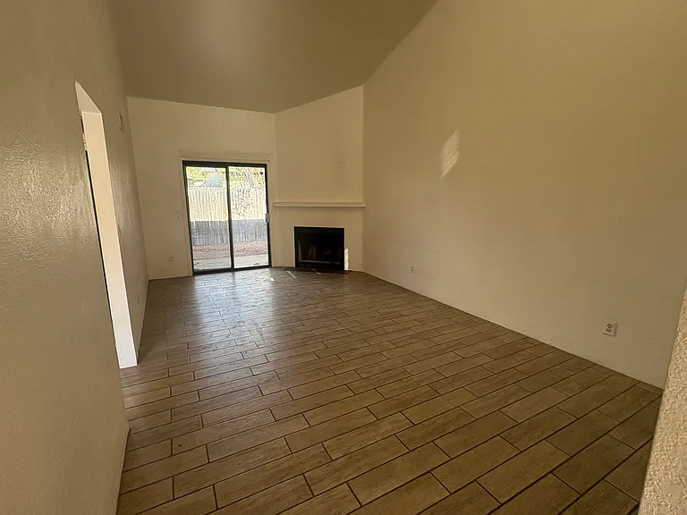 5608 E 26th St #1 — Photo 5