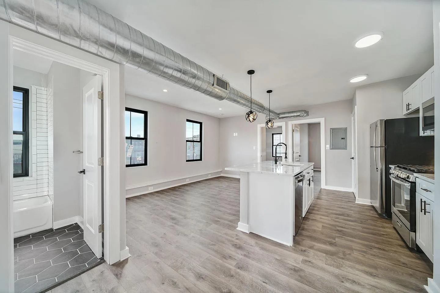 1439 S 6th St — Photo 1