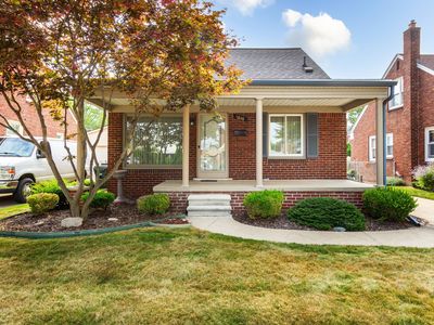 9848 Becker Ave, Allen Park, MI, 48101