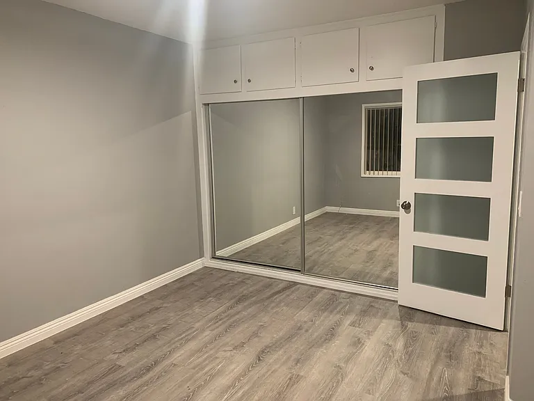 1105 S Barrington Ave #3 — Photo 13