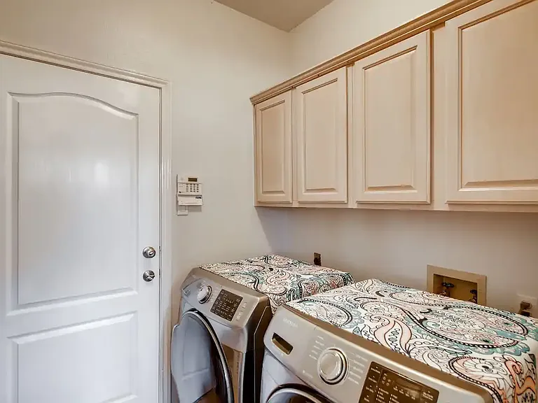 10026 Mirage Cv — Photo 17