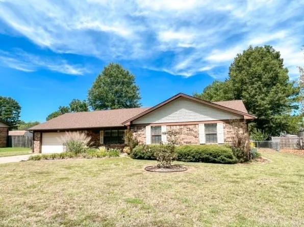 102 Liles Dr, Searcy, AR 72143