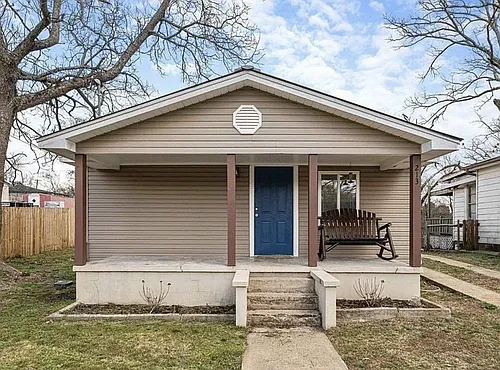 213 Barrett St Photo 1