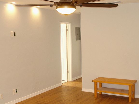 4th image of 400 NE 58th St #B