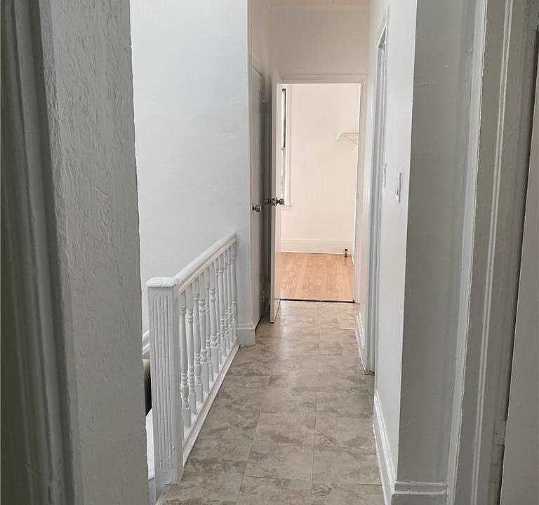 1st image of 15921 Hillside Ave