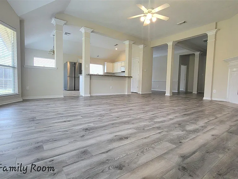 5631 Beaver Pass Ln — Photo 2