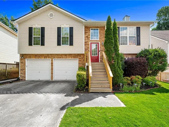 5822 Bridgeport Ct, Flowery Branch, GA 30542