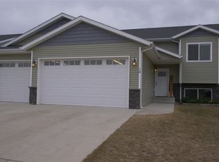 18 Berkeley St, Surrey, ND 58785