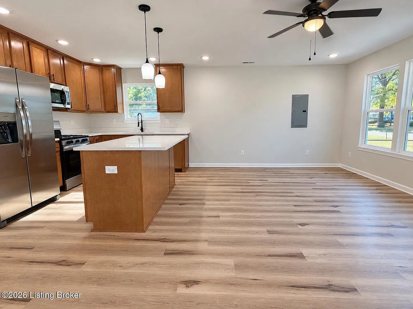 3 bed, 2.0 bath, 1250 sqft, $1,695 — Photo 3