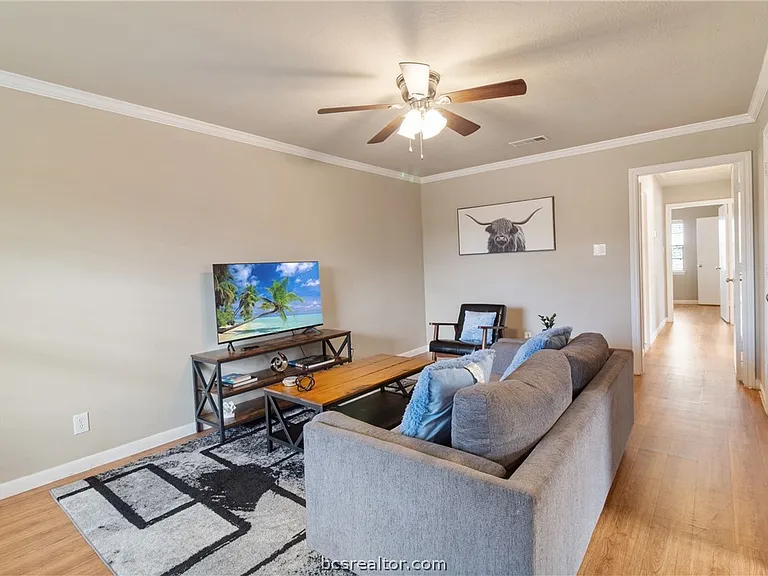 2100 Southwood Dr #24 — Photo 6