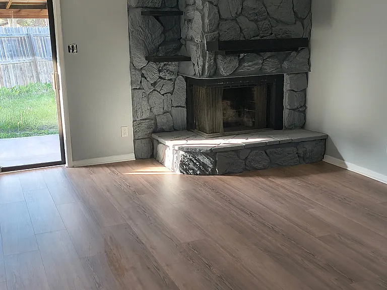 613 Rosewood Dr #B — Photo 5