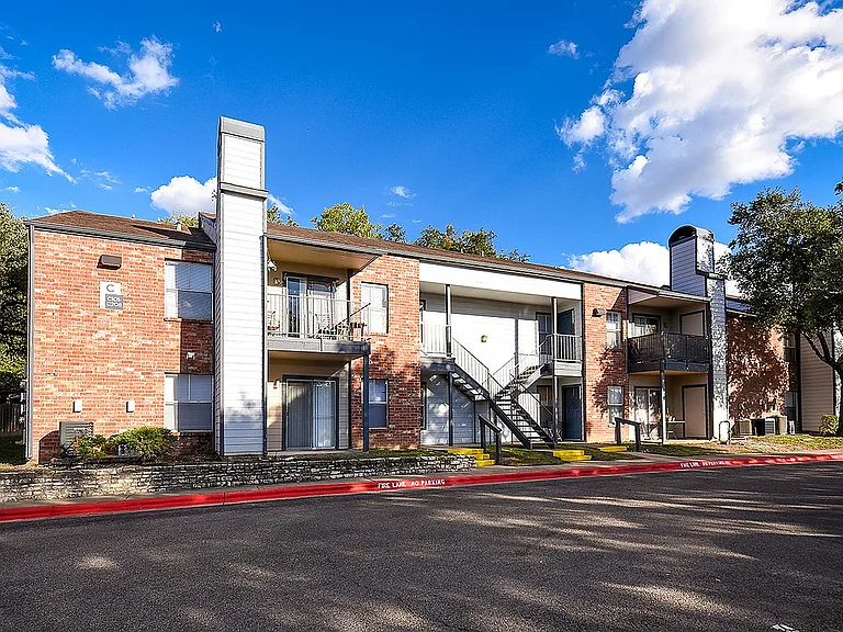 Centennial Place Apartments — Photo 7