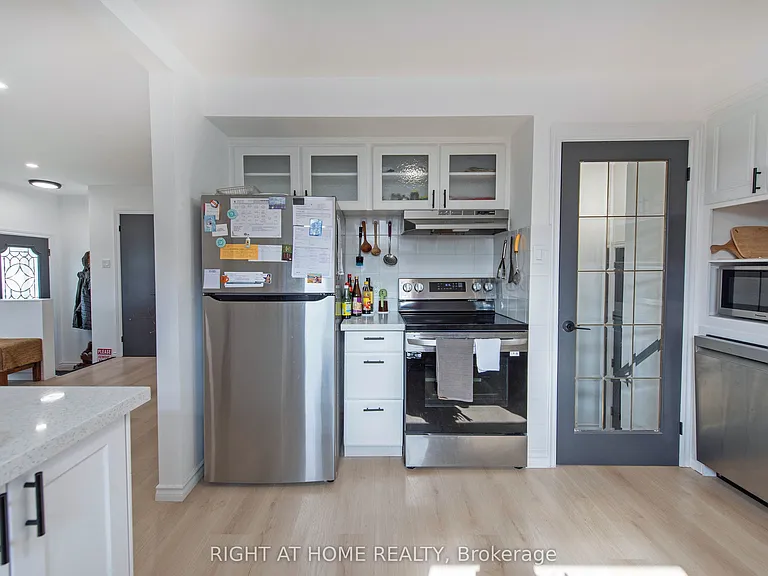 69 Alayne Cres — Photo 14