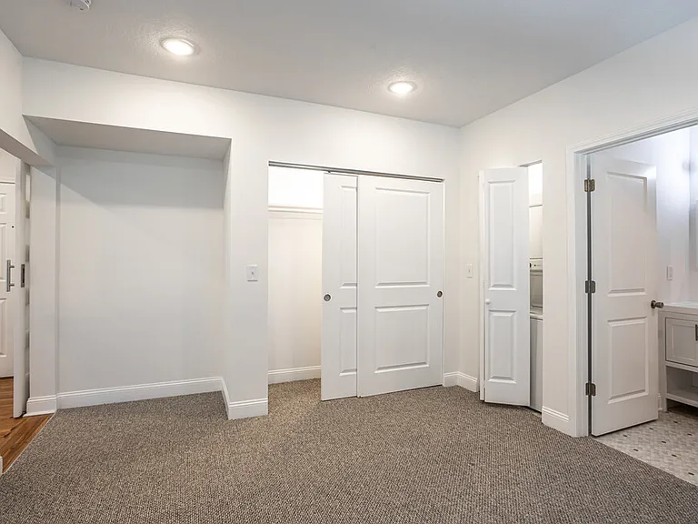3605 Summit St #9 — Photo 5