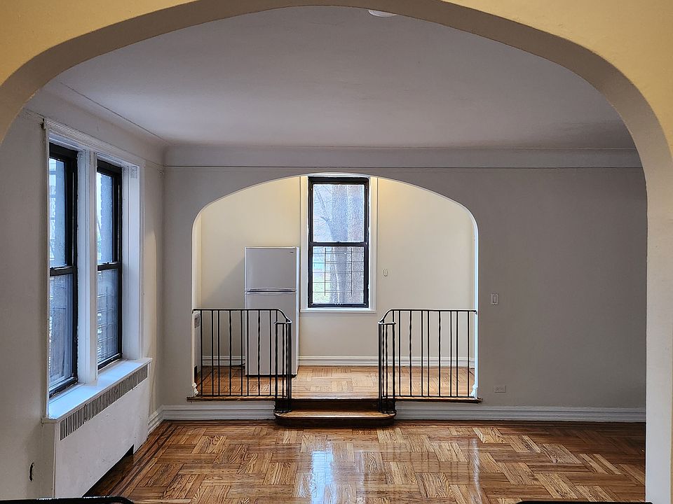 1st image of 4915 Broadway APT 1F