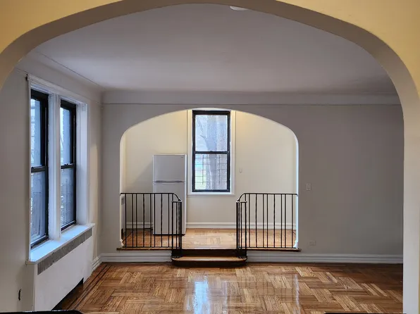 4915 Broadway image 1 of 7