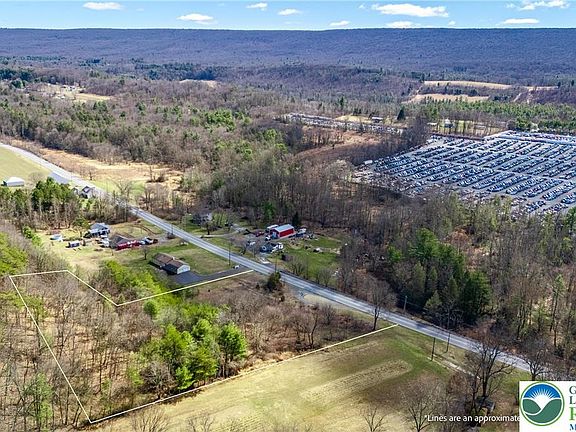 4th image of Summer Valley Rd